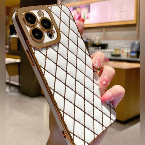 White and Gold Quilt iPhone Case - Picture 3 of 3